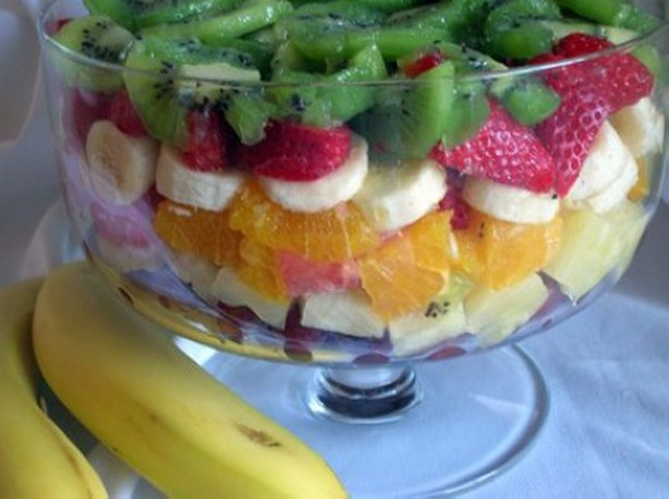 Weight Watchers Layered Fruit Salad Recipe • WW Recipes